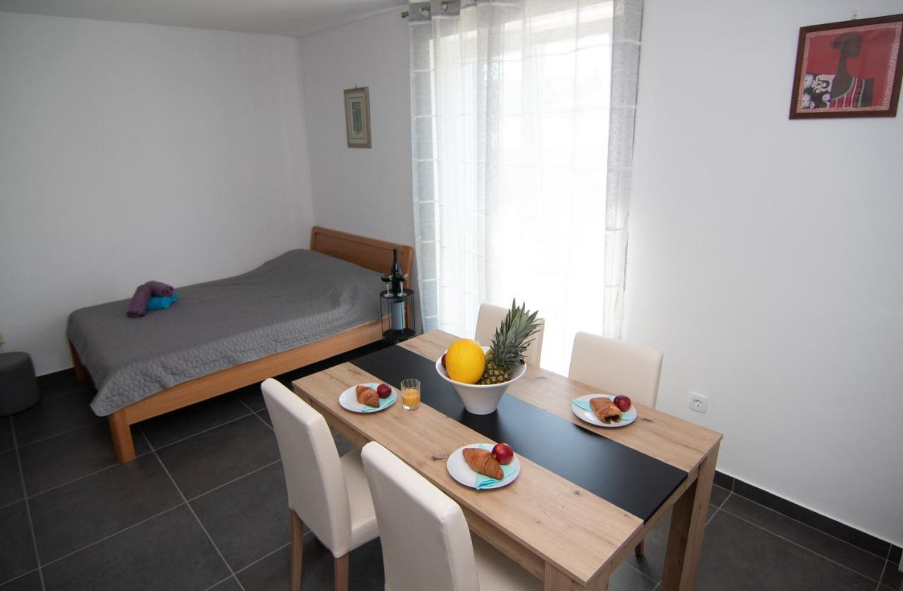 Valkane Beach Studio Apartment Пула Экстерьер фото