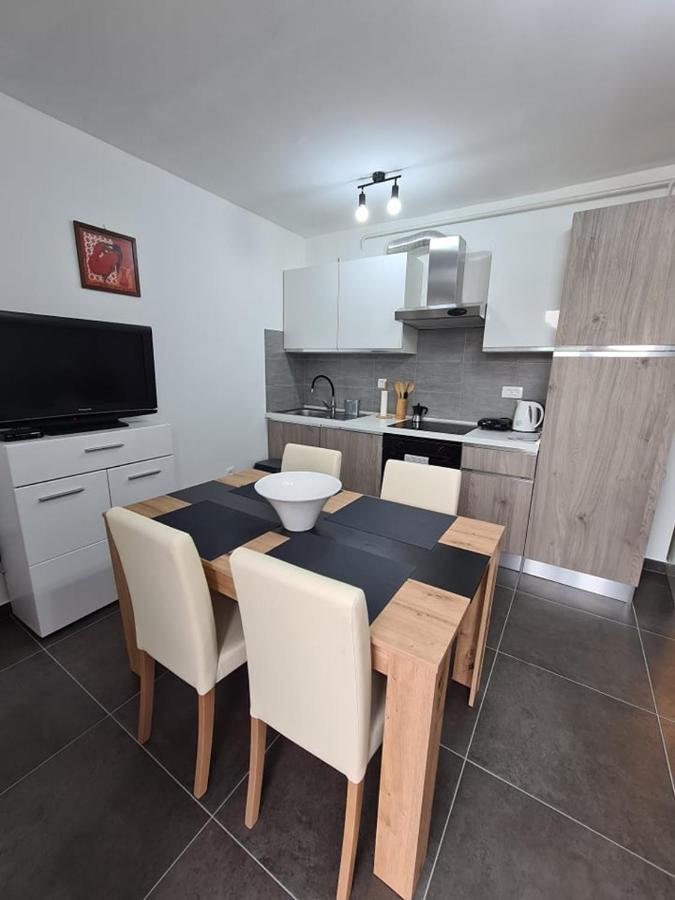 Valkane Beach Studio Apartment Пула Экстерьер фото